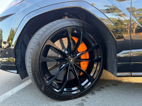 Used 2020 Lamborghini Urus AWD/4WD image 11