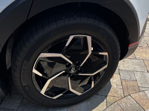 Used 2024 Hyundai Ioniq 5 SEL image 21