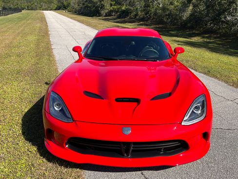 Used 2013 SRT Viper GTS w/ GTS Laguna Interior Pkg image 4