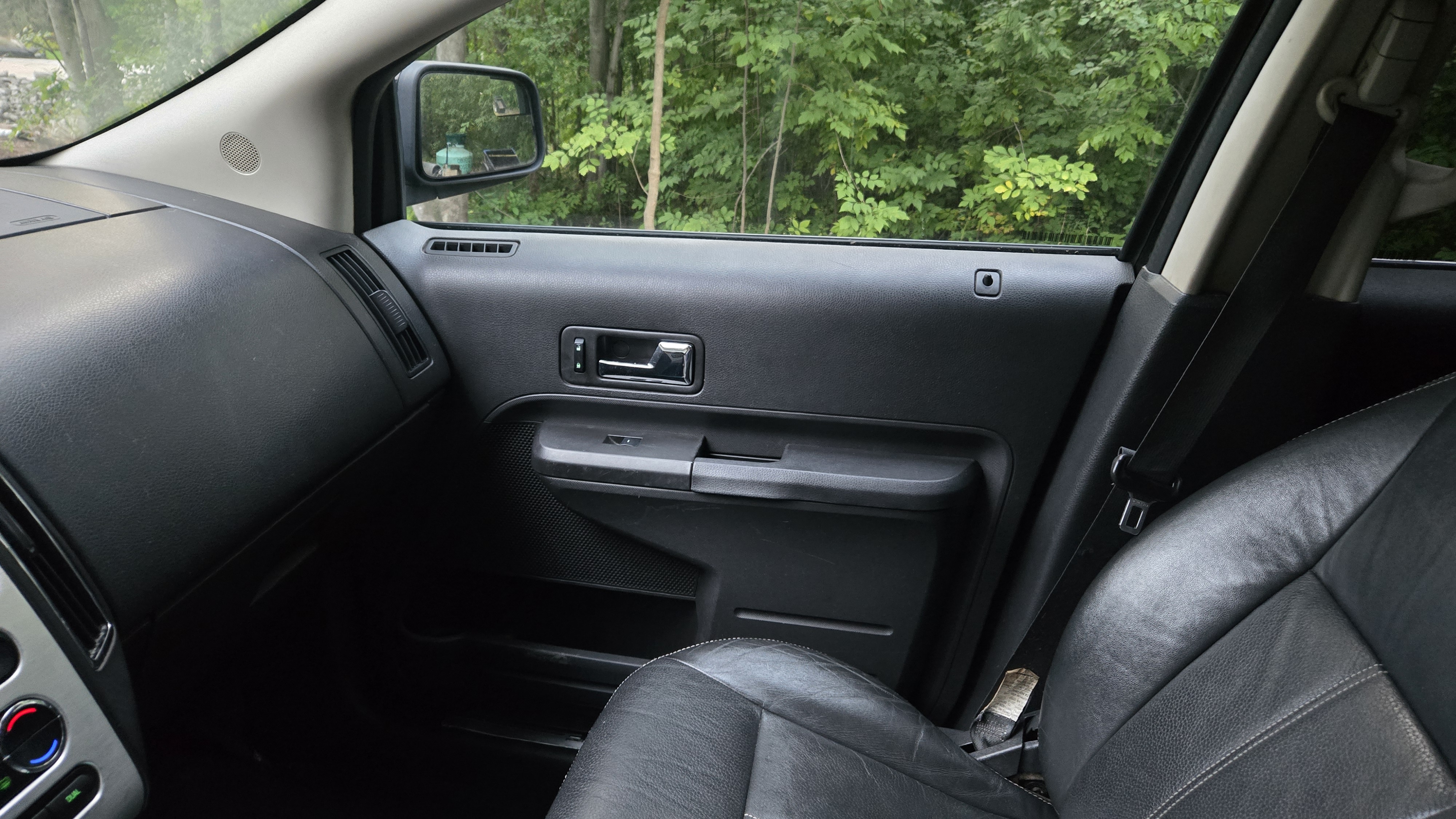 Used 2010 Ford Edge Limited FWD image 9