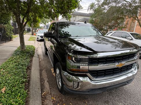 Used 2018 Chevrolet Silverado 1500 LT w/ All Star Edition RWD image 2