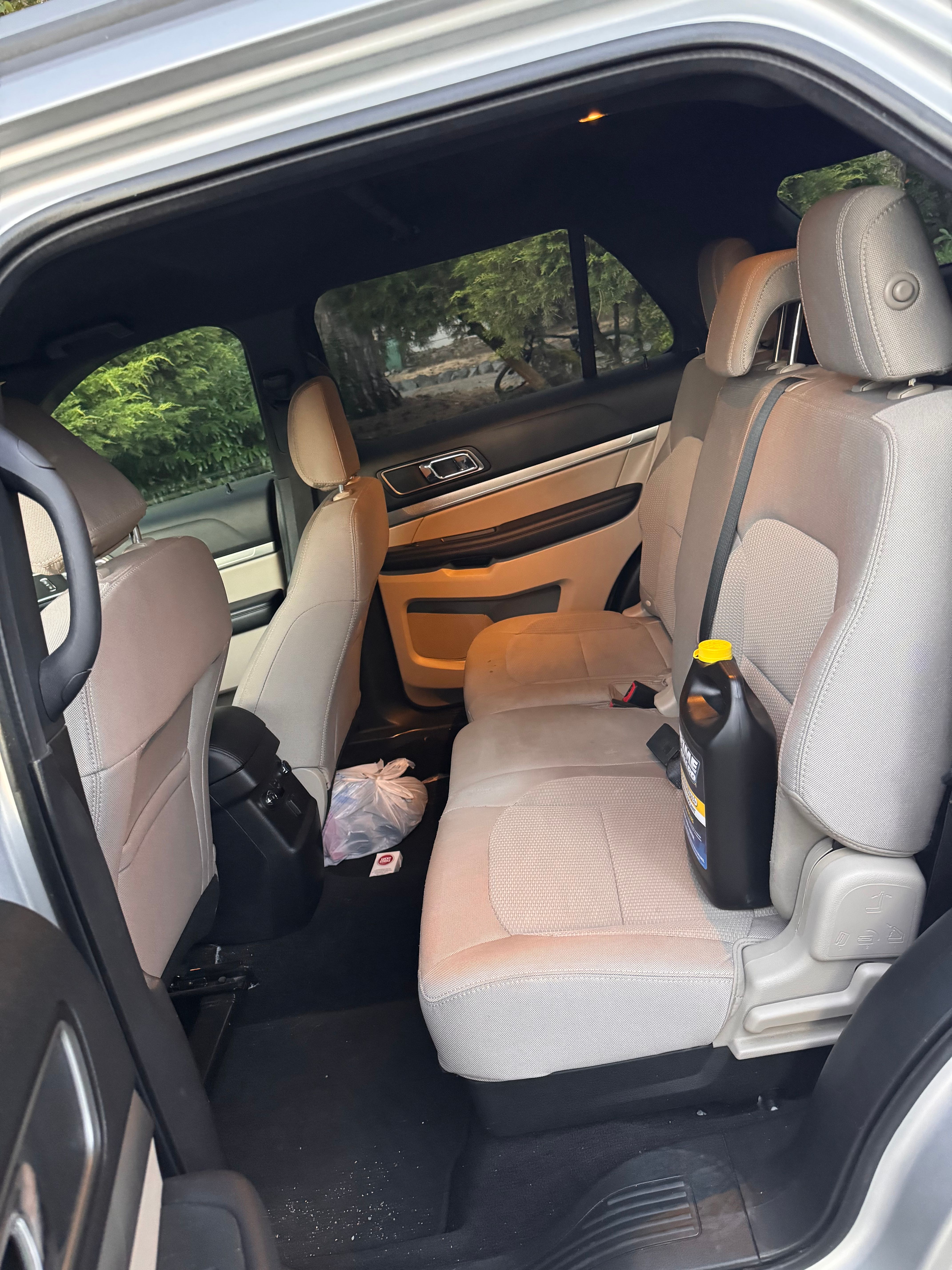 Used 2018 Ford Explorer XLT FWD image 5