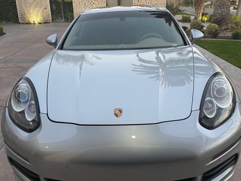 Used 2014 Porsche Panamera image 2