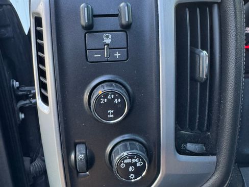 Used 2015 GMC Sierra 2500 SLT w/ Duramax Plus Package AWD/4WD image 11