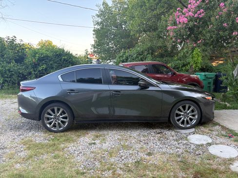 Used 2024 MAZDA MAZDA3 s FWD image 9