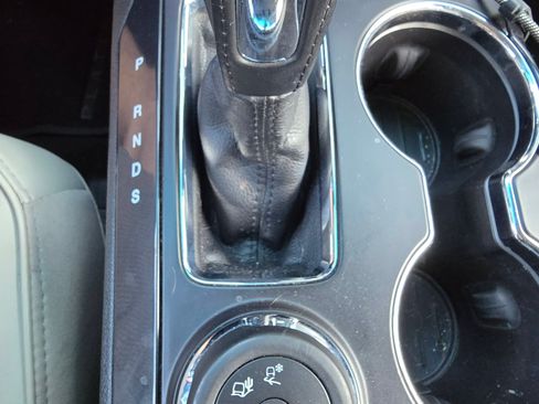 Used 2017 Ford Explorer Platinum image 24