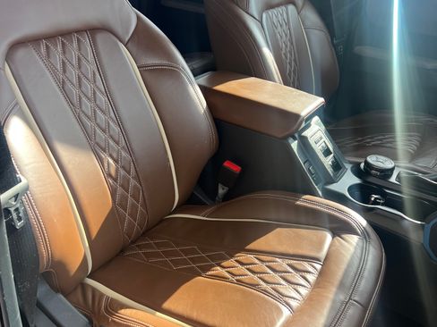 Used 2022 Ford Bronco Wildtrak image 5