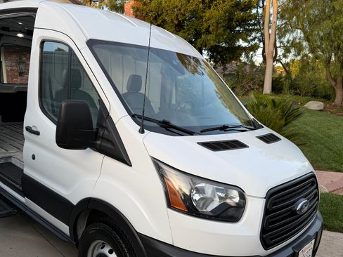 Used 2019 Ford Transit 250 148 Medium Roof image 2