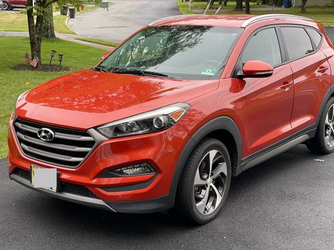 Used 2016 Hyundai Tucson Sport image 1