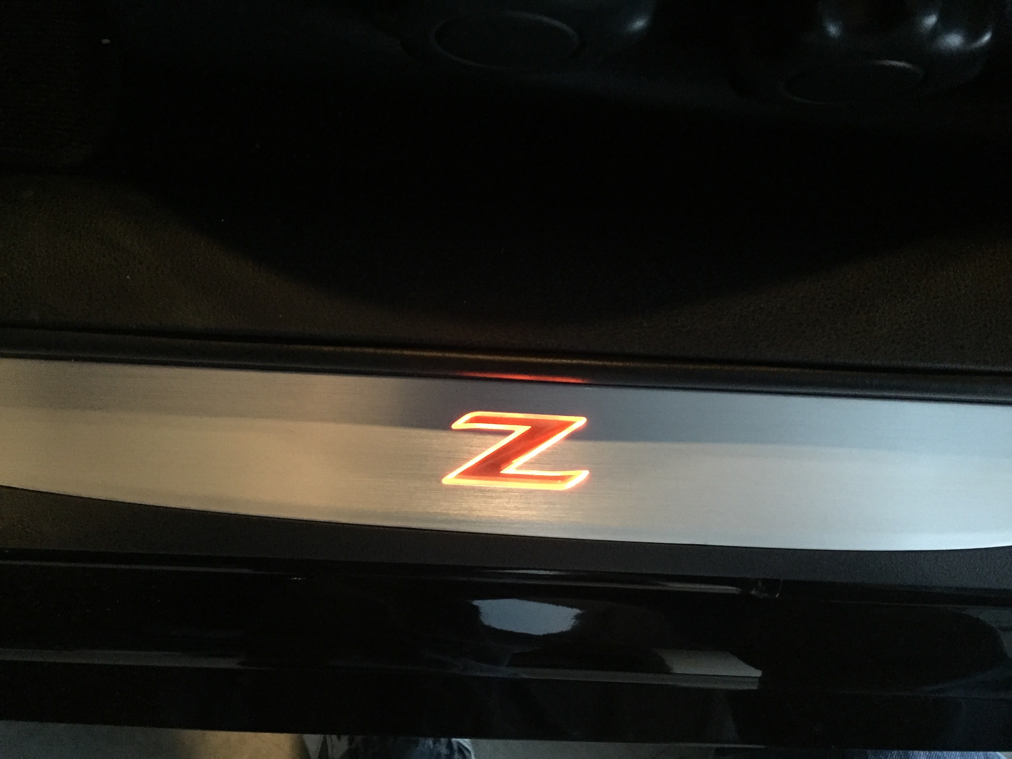 Used 2014 Nissan 370Z Touring w/ Sport Package RWD image 12
