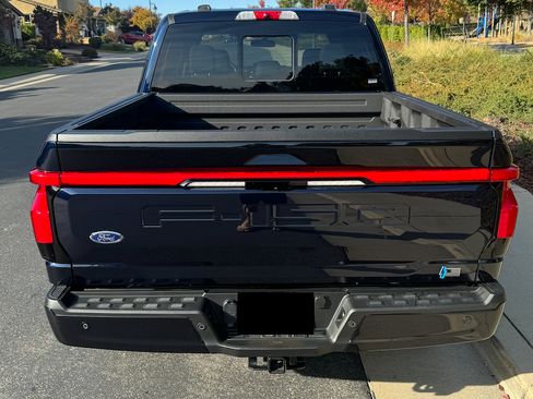 Used 2022 Ford F150 Lightning Lightning Lariat image 2