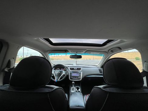 Used 2016 Nissan Altima 2.5 SL w/ 2.5 Technology Package image 8