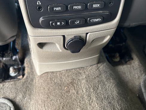 Used 2002 Chevrolet TrailBlazer LT w/ Driver Convenience Pkg AWD/4WD image 11