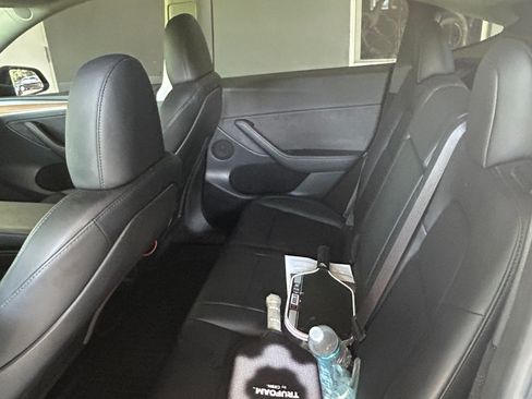 Used 2023 Tesla Model Y 2WD image 1