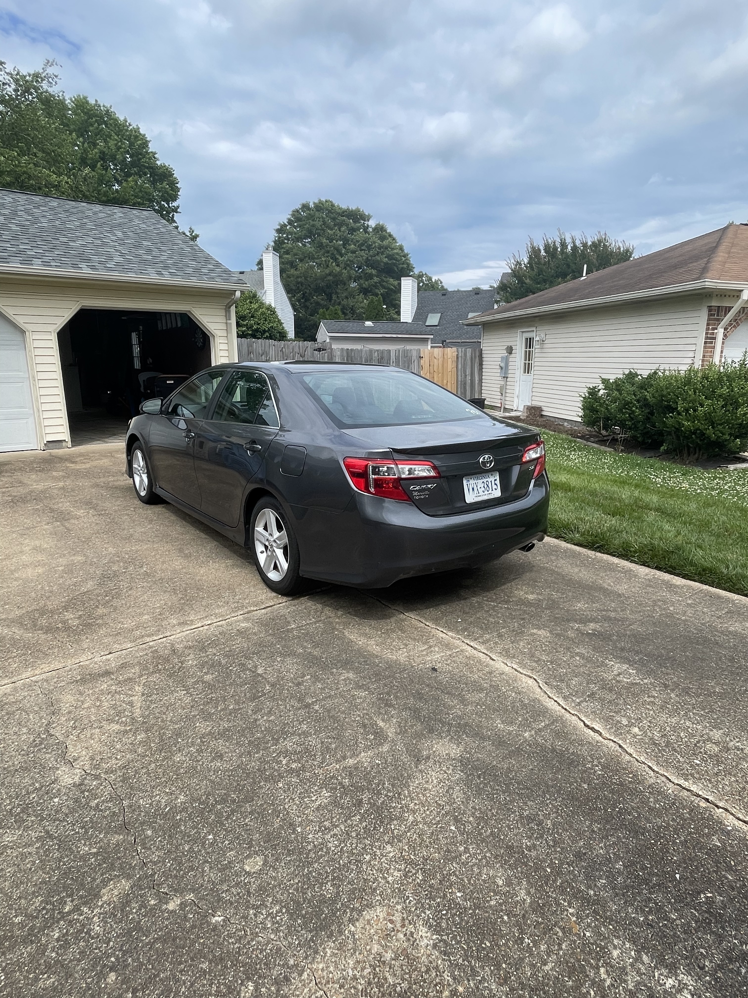 Used 2014 Toyota Camry SE w/ Fleet Convenience Package FWD image 5