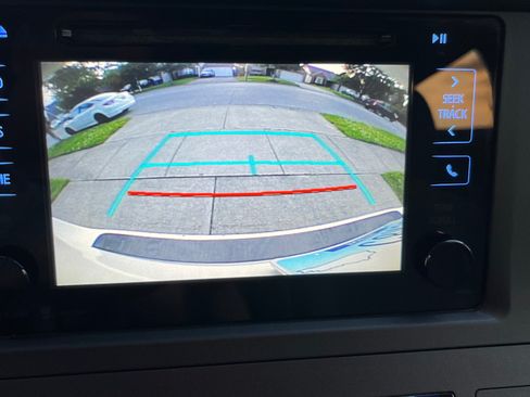 Used 2015 Toyota Sienna LE FWD image 12