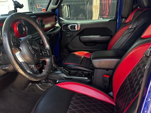 Used 2018 Jeep Wrangler Unlimited Rubicon AWD/4WD image 2