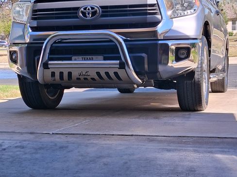 Used 2015 Toyota Tundra SR5 image 1