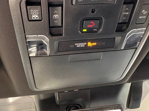 Used 2023 Toyota Tundra Platinum image 16