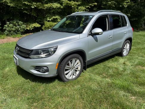 Used 2012 Volkswagen Tiguan SE AWD/4WD image 1