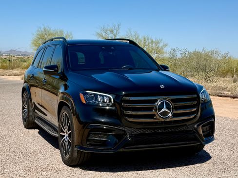 Used 2024 Mercedes-Benz GLS 580 4MATIC image 1
