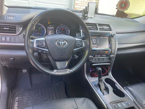 Used 2017 Toyota Camry XLE w/ Moonroof Package FWD image 20