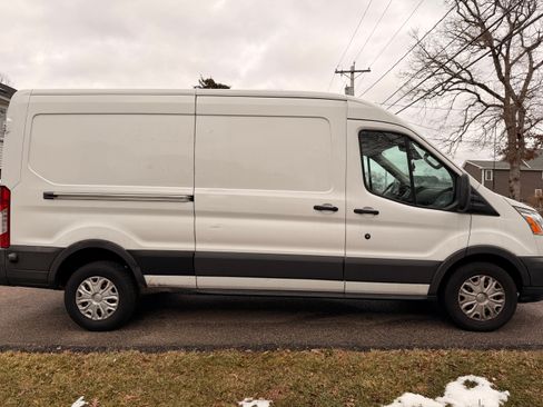 Used 2015 Ford Transit 250 148 Medium Roof image 12