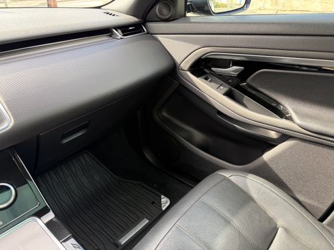 Used 2020 Land Rover Range Rover Evoque S image 19