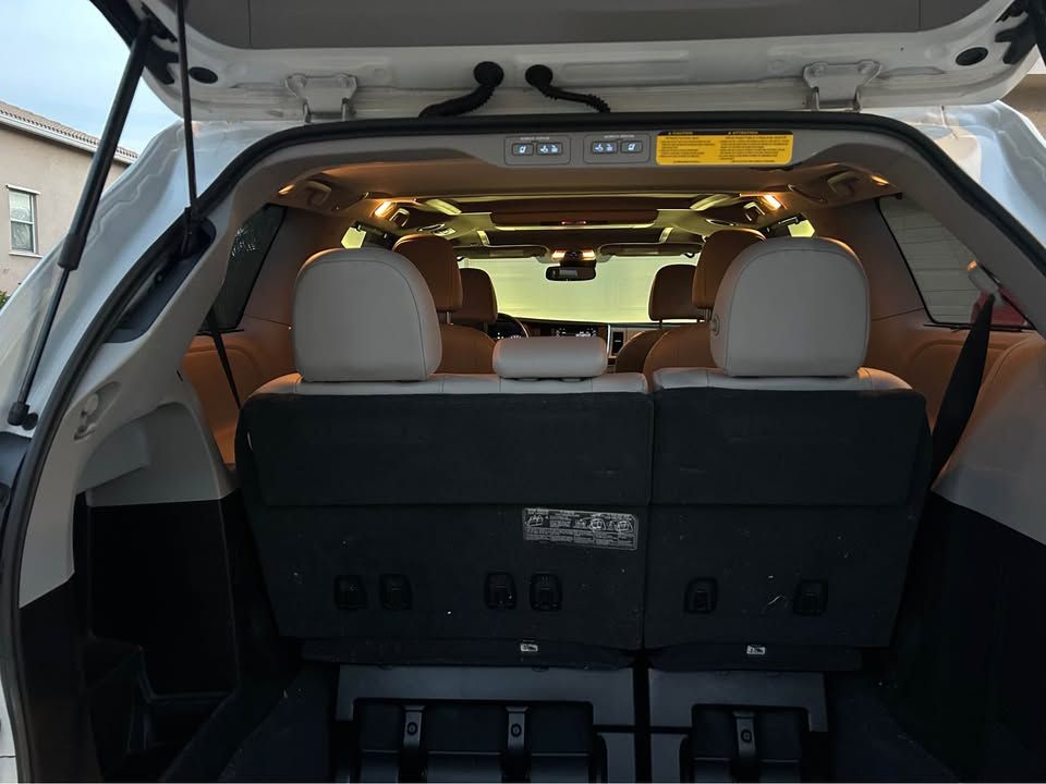 Used 2019 Toyota Sienna Limited Premium FWD image 12