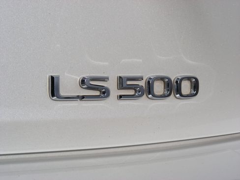 Used 2018 Lexus LS 500 500 Sedan 4D w/ Accessory Package (Z2) image 14