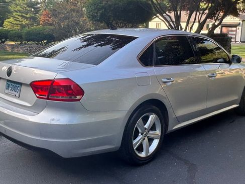 Used 2014 Volkswagen Passat 1.8T SE FWD image 6