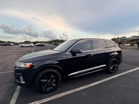 Used 2021 Audi Q7 2.0T Premium w/ Convenience Package AWD/4WD image 17