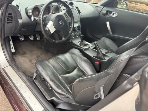 Used 2004 Nissan 350Z Touring w/ Cargo Convenience Pkg RWD image 10