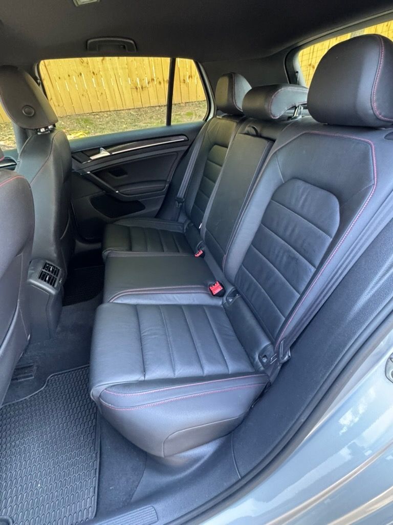 Used 2015 Volkswagen GTI SE FWD image 14