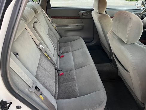 Used 2004 Chevrolet Impala Sedan w/ Sport Appearance Group image 14