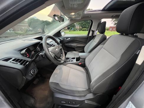 Used 2018 Ford Escape SE FWD image 14