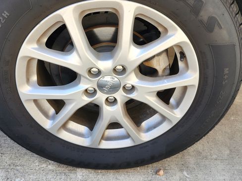 Used 2015 Jeep Cherokee Latitude image 25