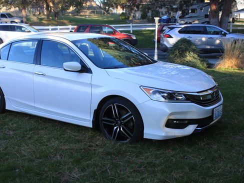 Used 2017 Honda Accord Sport Special Edition image 14