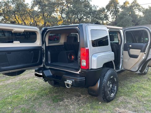Used 2006 HUMMER H3 image 12