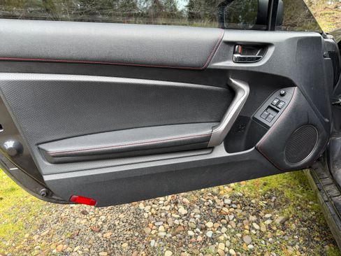 Used 2015 Scion FR-S image 11