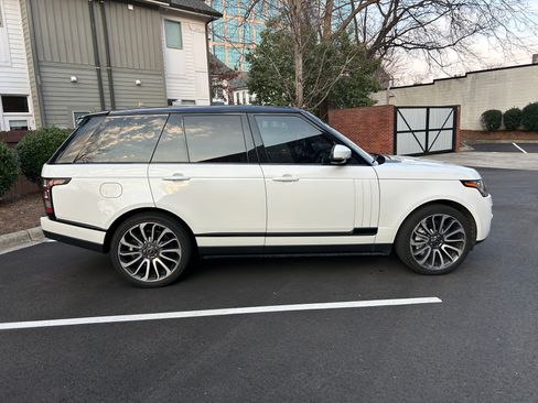 Used 2016 Land Rover Range Rover HSE image 10