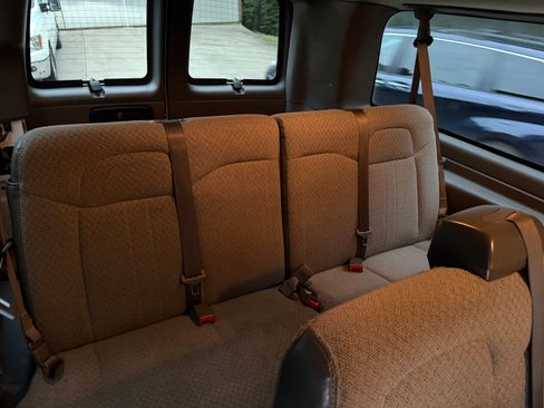 Used 2020 Chevrolet Express 3500 LT w/ LT Preferred Equipment Group RWD image 13