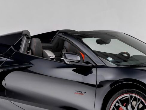 Used 2023 Chevrolet Corvette Stingray Convertible 2D w/ Z51 Performance Package image 5