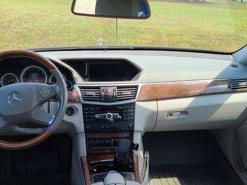 Used 2012 Mercedes-Benz E 350 4MATIC Sedan image 11