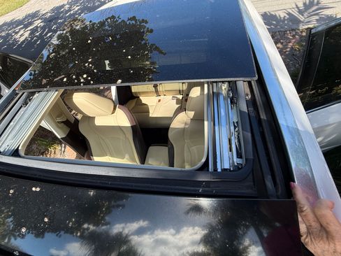 Used 2018 Lexus RX 450h AWD w/ Premium Package image 12