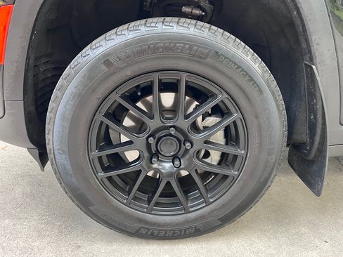 Used 2022 Jeep Grand Cherokee Limited AWD/4WD image 16