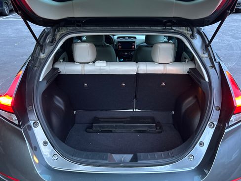 Used 2018 Nissan Leaf SL w/ SL Technology Package FWD image 9