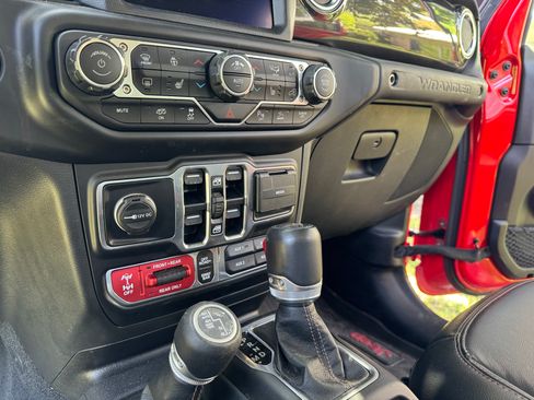 Used 2021 Jeep Wrangler Unlimited Rubicon w/ Trailer Tow Package image 14