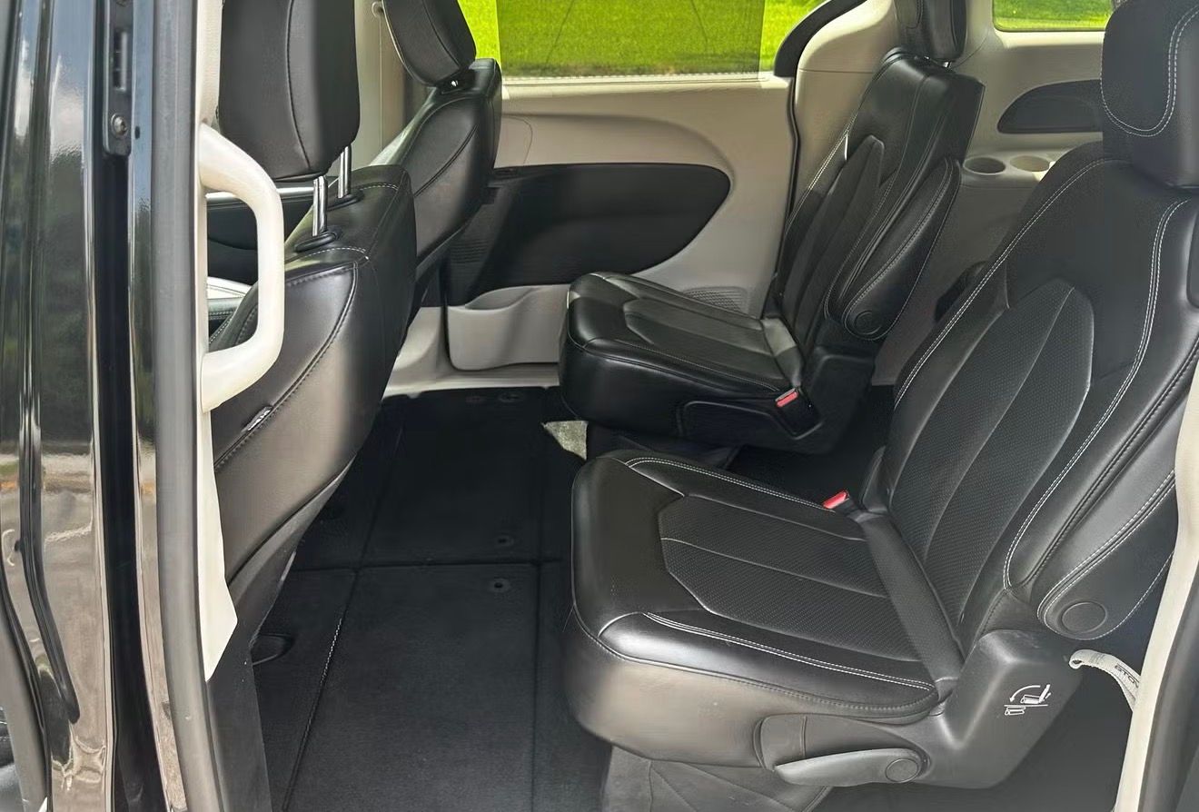 Used 2021 Chrysler Voyager Lxi FWD image 9