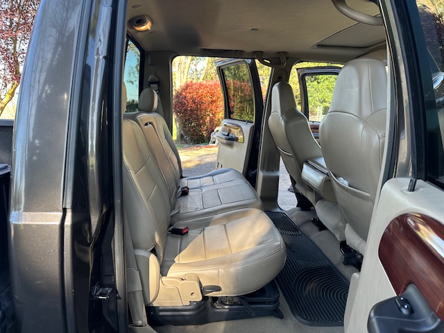 Used 2005 Ford F350 Lariat AWD/4WD image 11